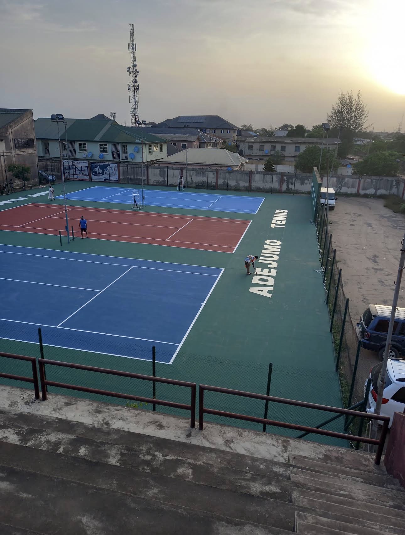 Monaliza Tennis Club seating